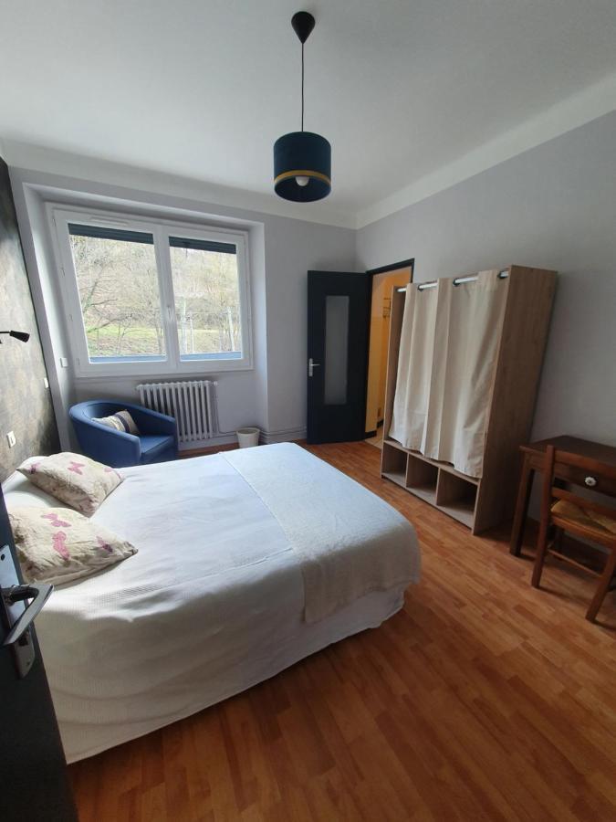 Chambre Privee Du Majestic Saint-Affrique Bagian luar foto